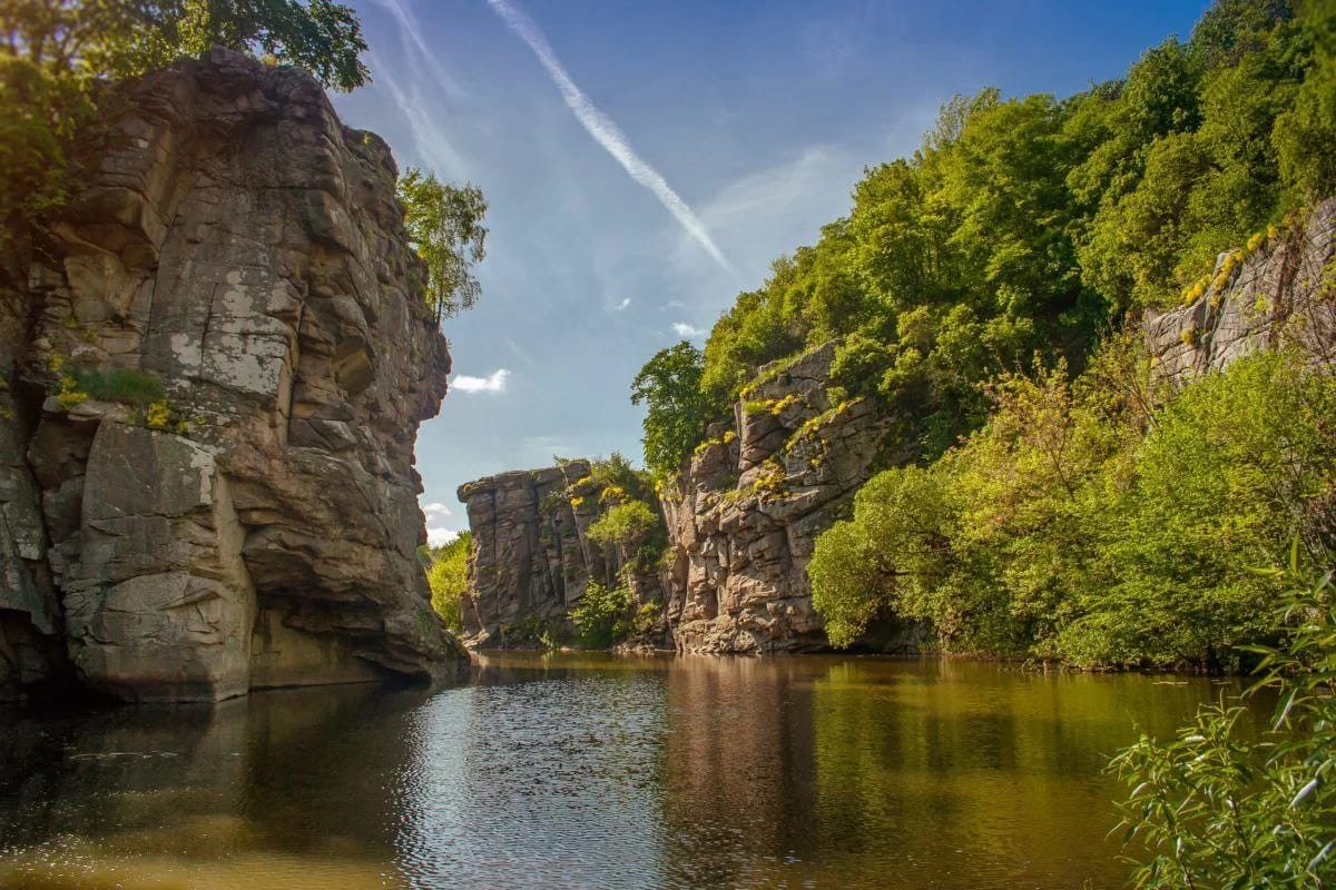Острів Сакури та Буцький каньйон Острів Сакури та Буцький каньйон