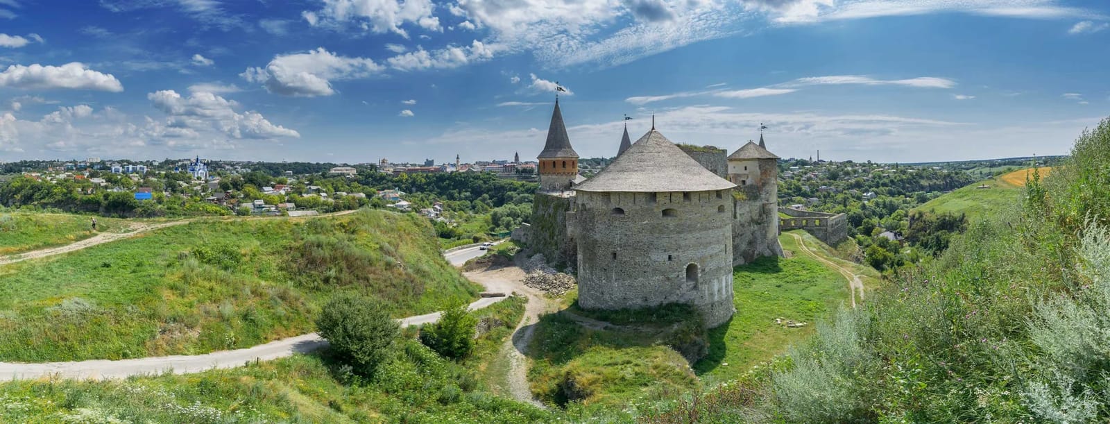 Кам’янець-Подільський та Чернівці