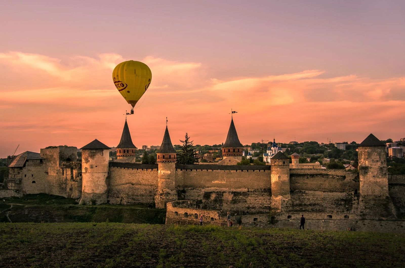 Кам'янець-Подільський та фортеці