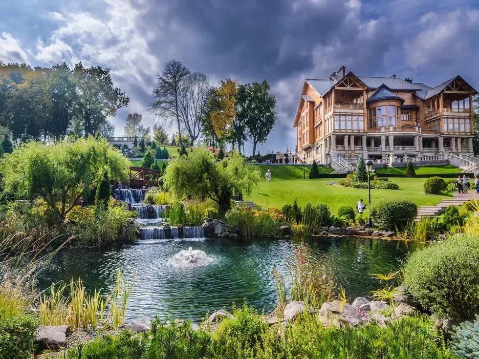 Межигір'я та океанаріум