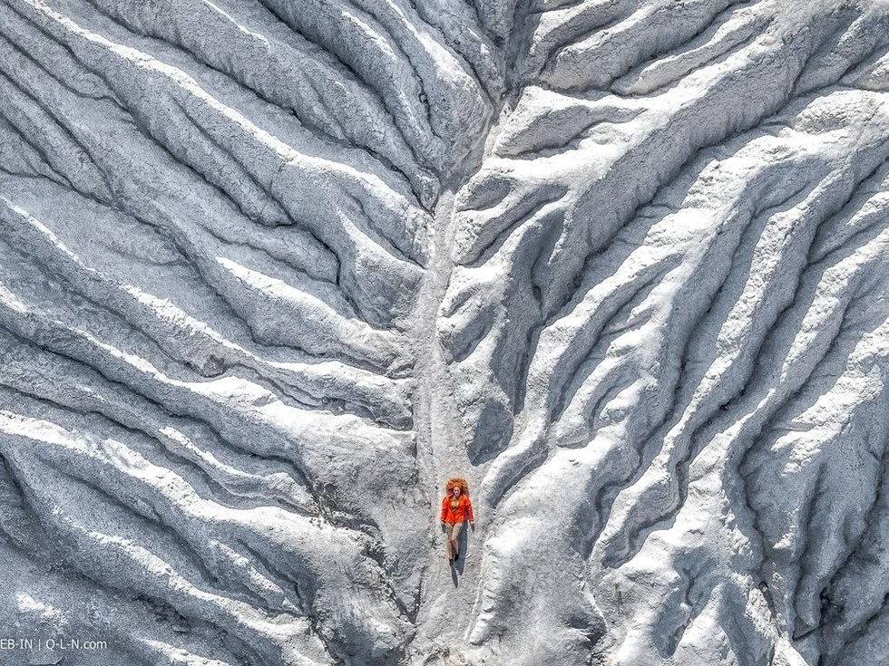 travel program image