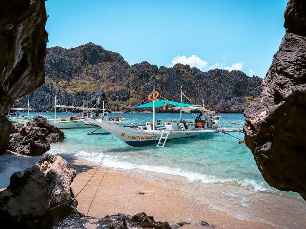 travel program image
