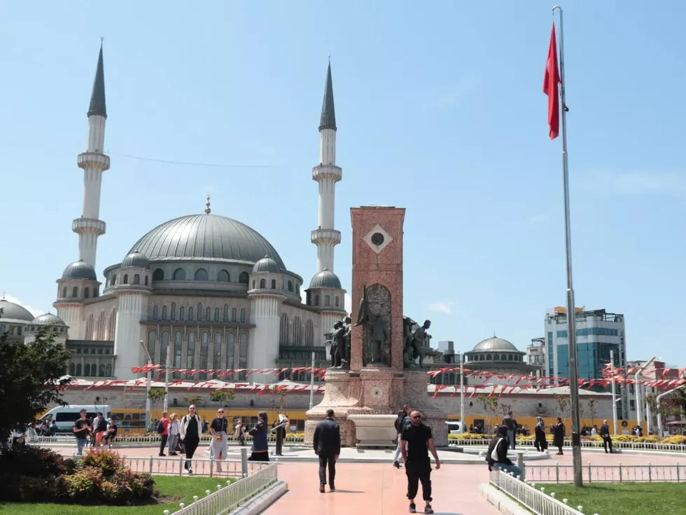 travel program image