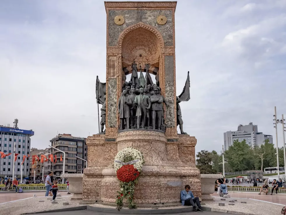 travel program image