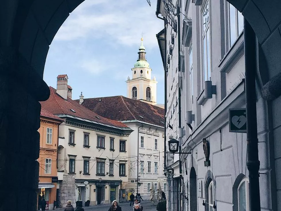 travel program image