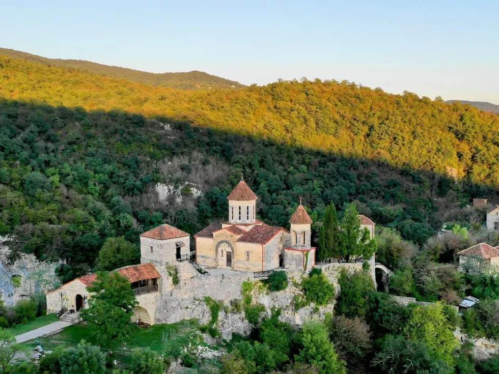 travel program image