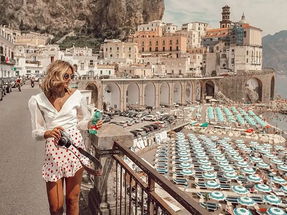 travel program image