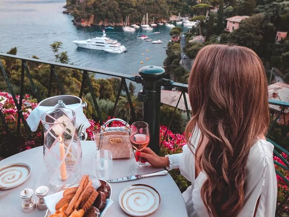 travel program image