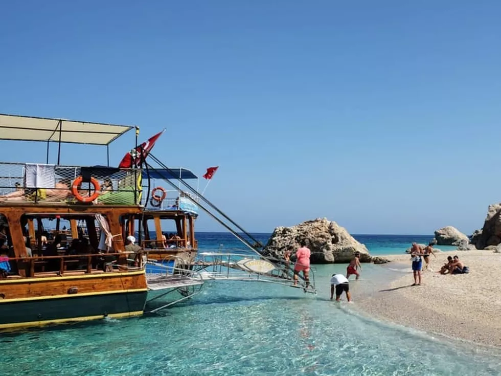 travel program image