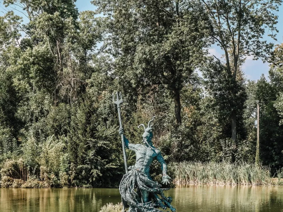 travel program image