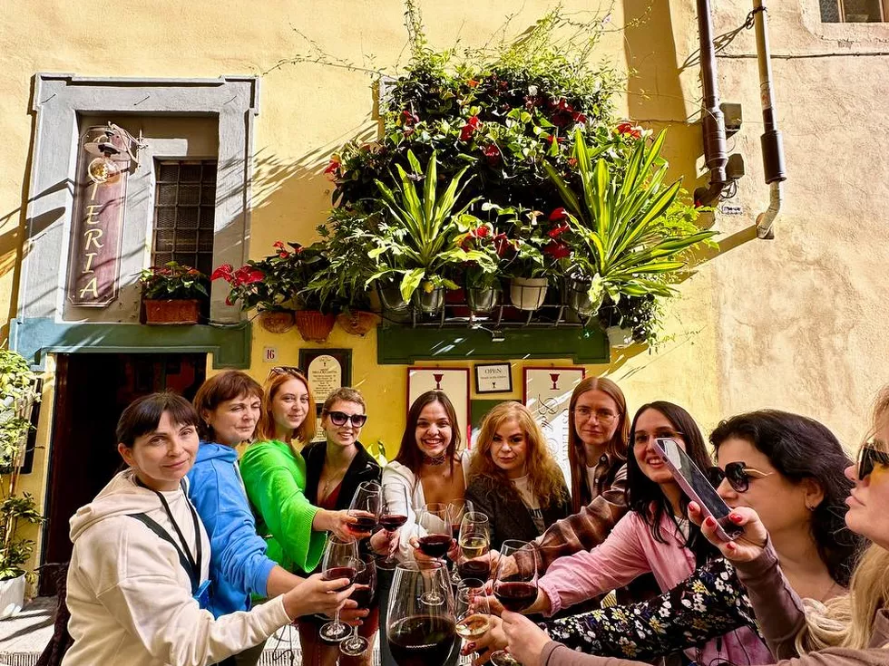 travel program image