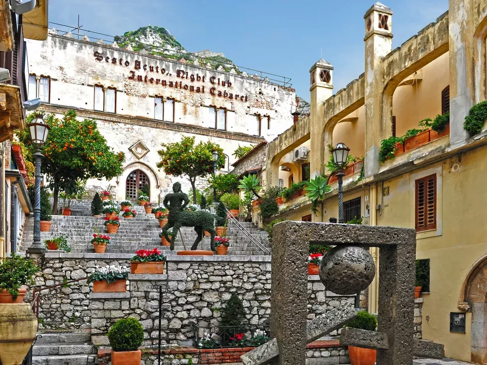 travel program image