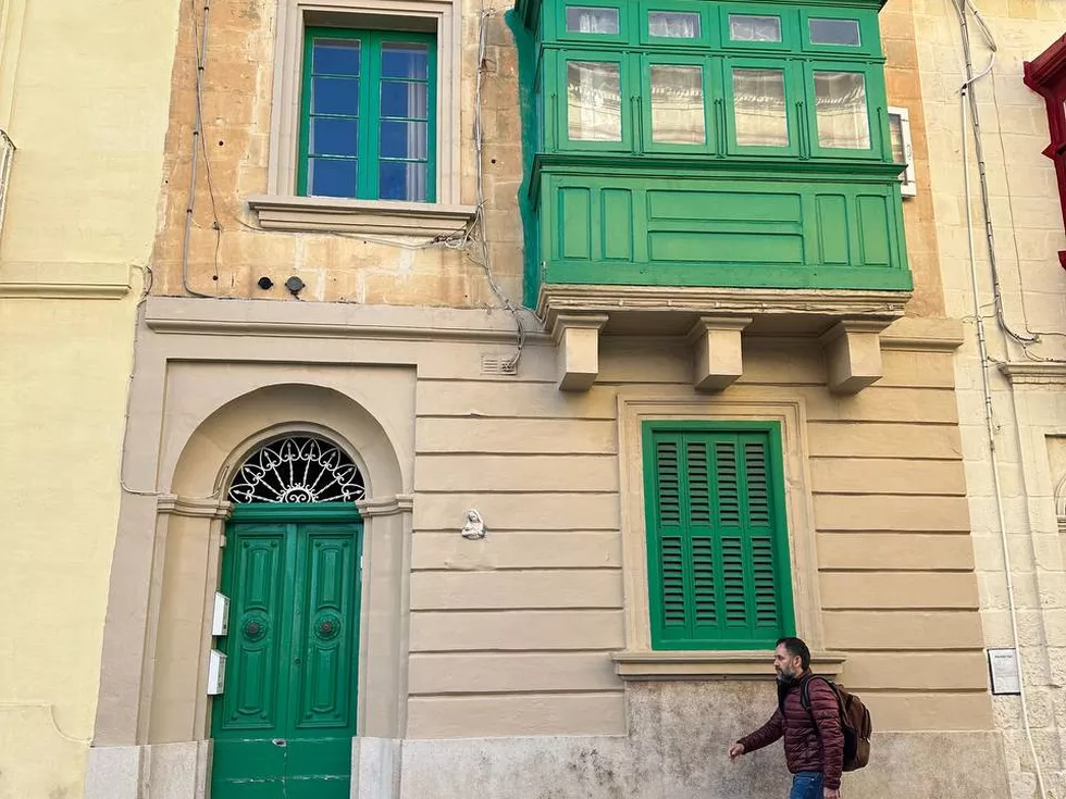 travel program image