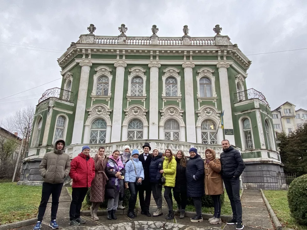 travel program image