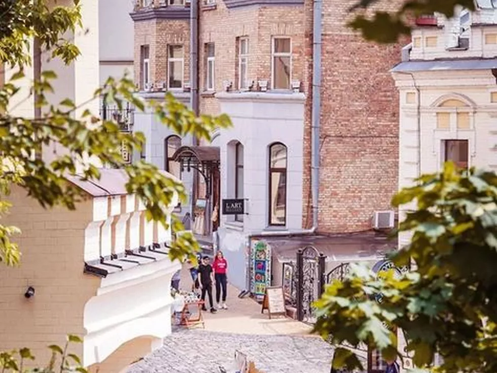 travel program image