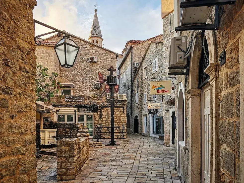 travel program image
