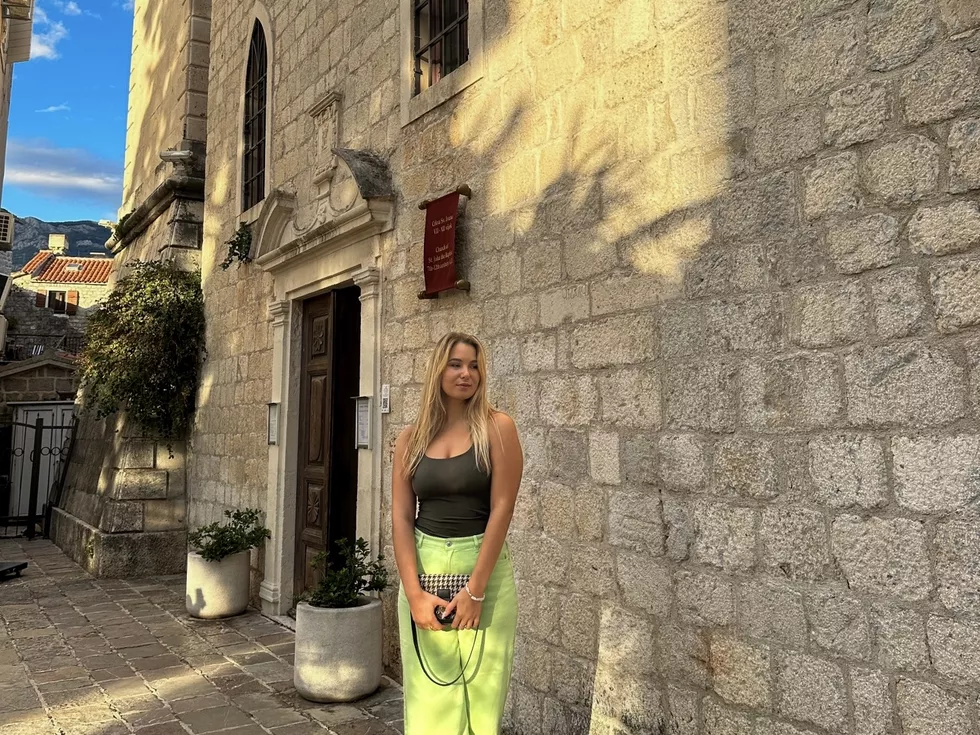 travel program image