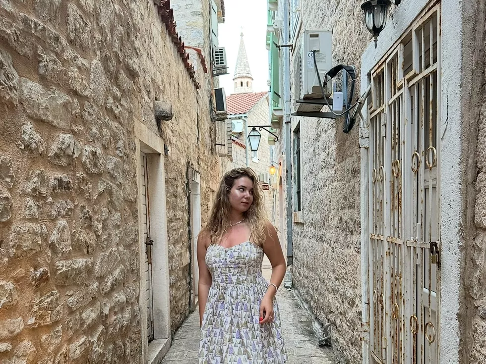 travel program image