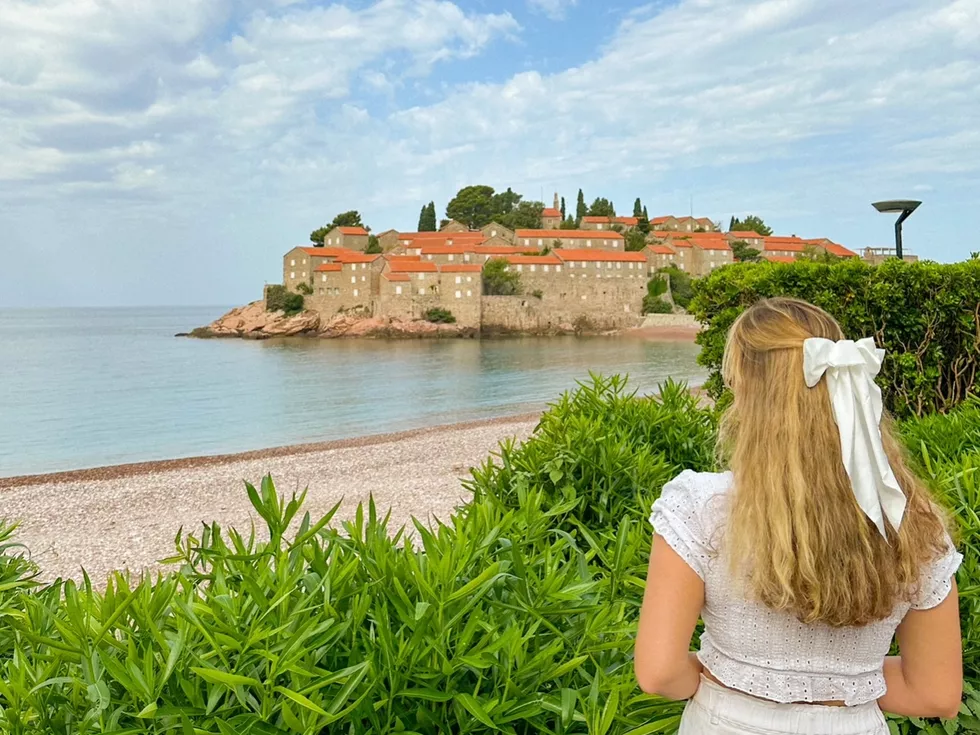 travel program image