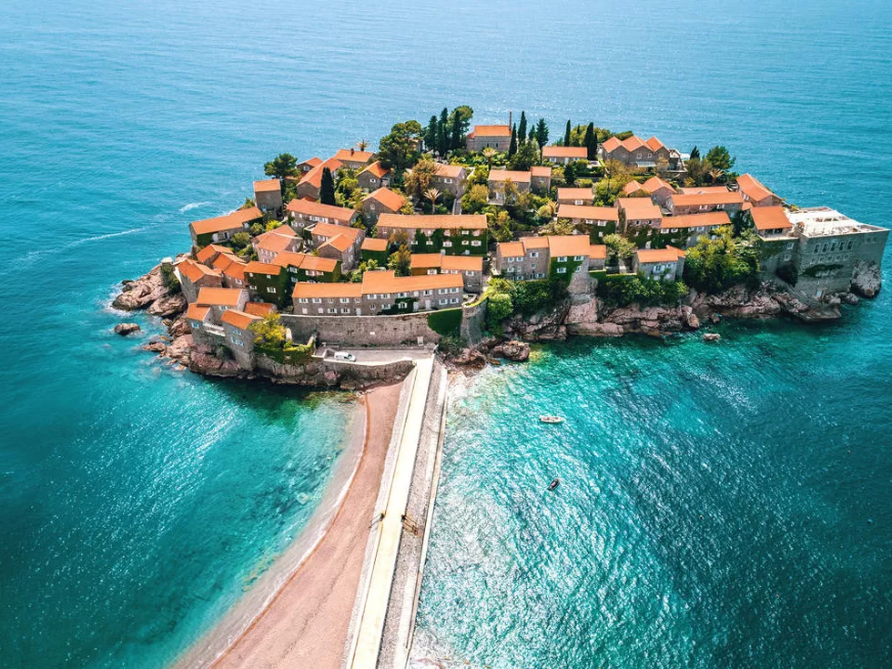 travel program image