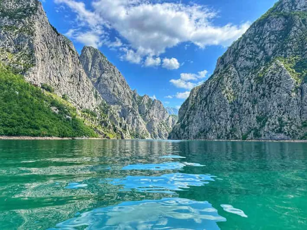 travel program image