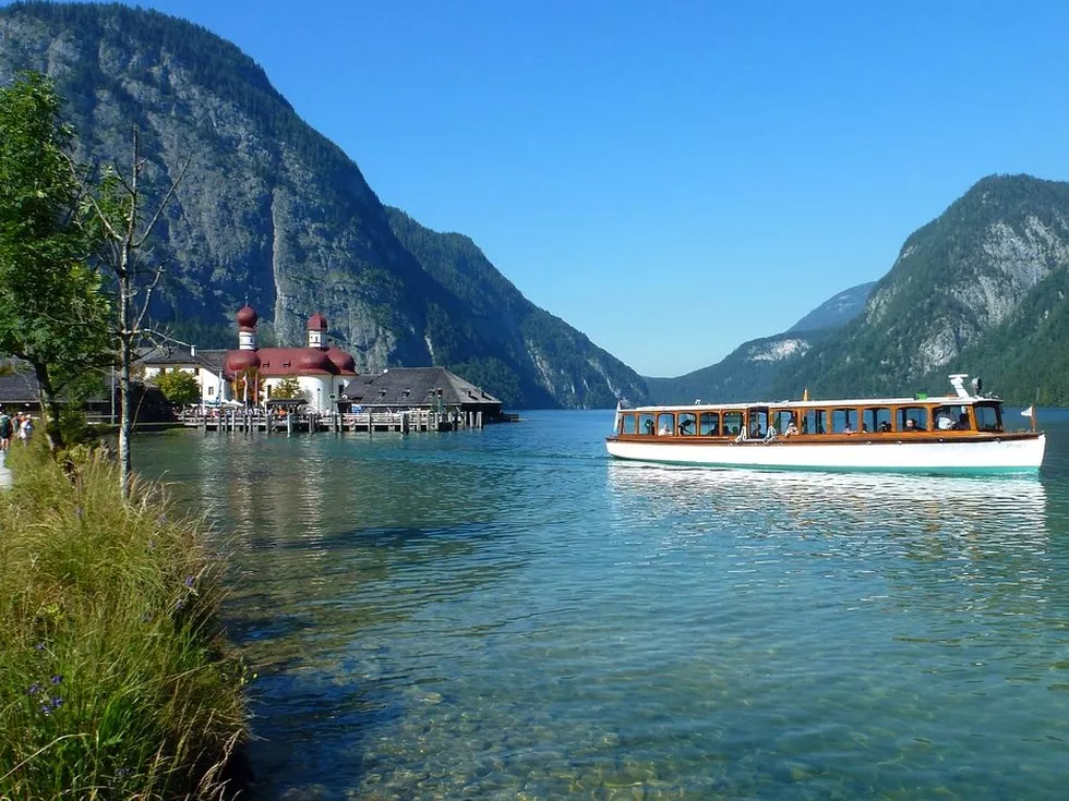 travel program image