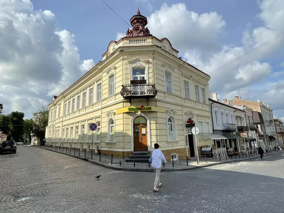 travel program image