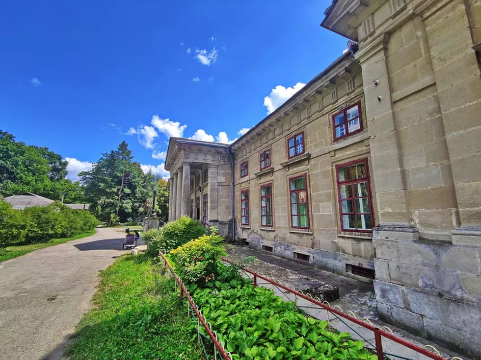 travel program image