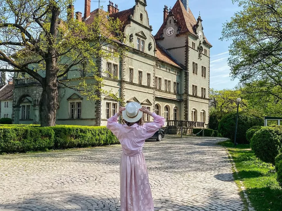 travel program image