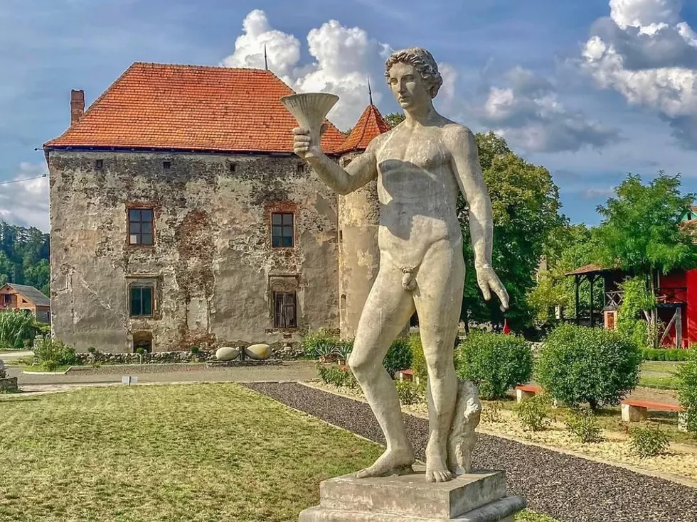 travel program image