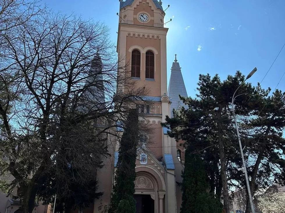 travel program image