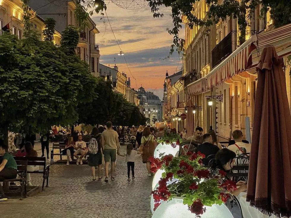 travel program image