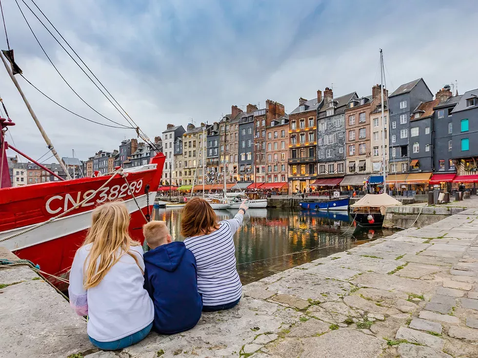 travel program image