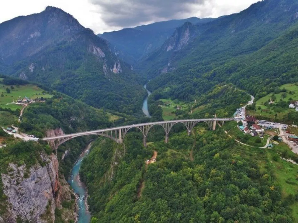 travel program image
