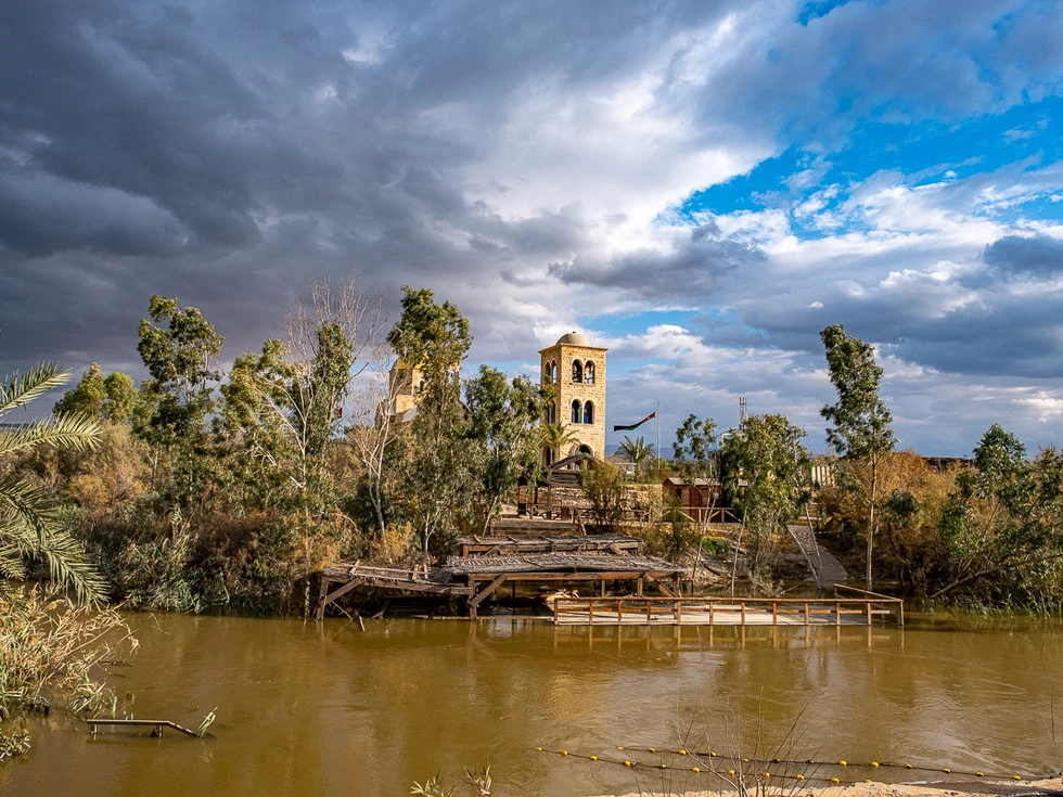 travel program image