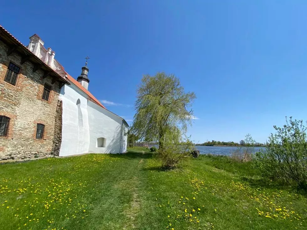 travel program image