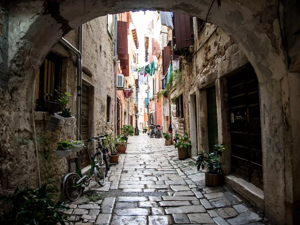 travel program image