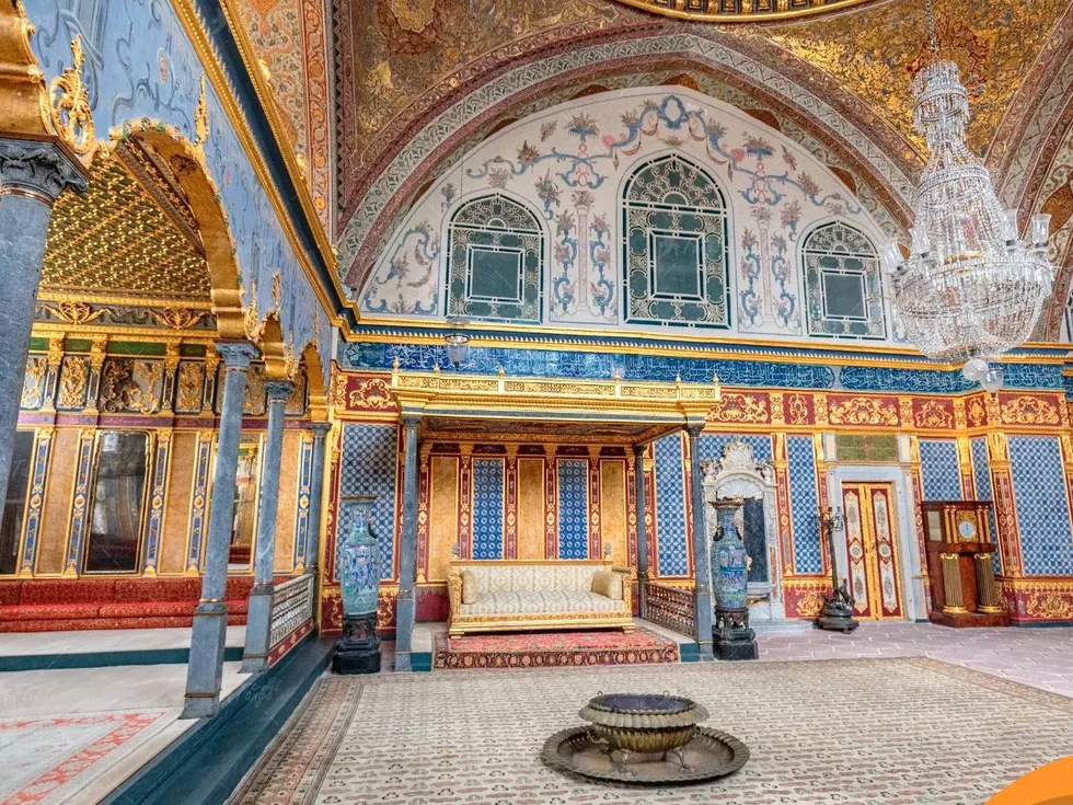 travel program image