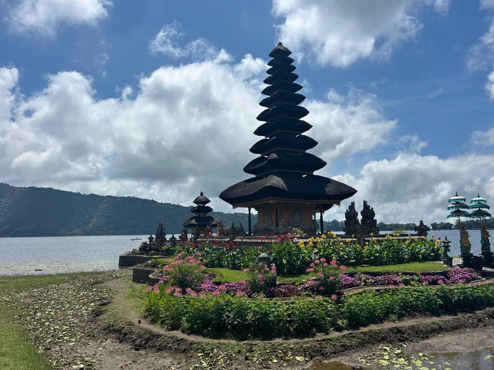 travel program image