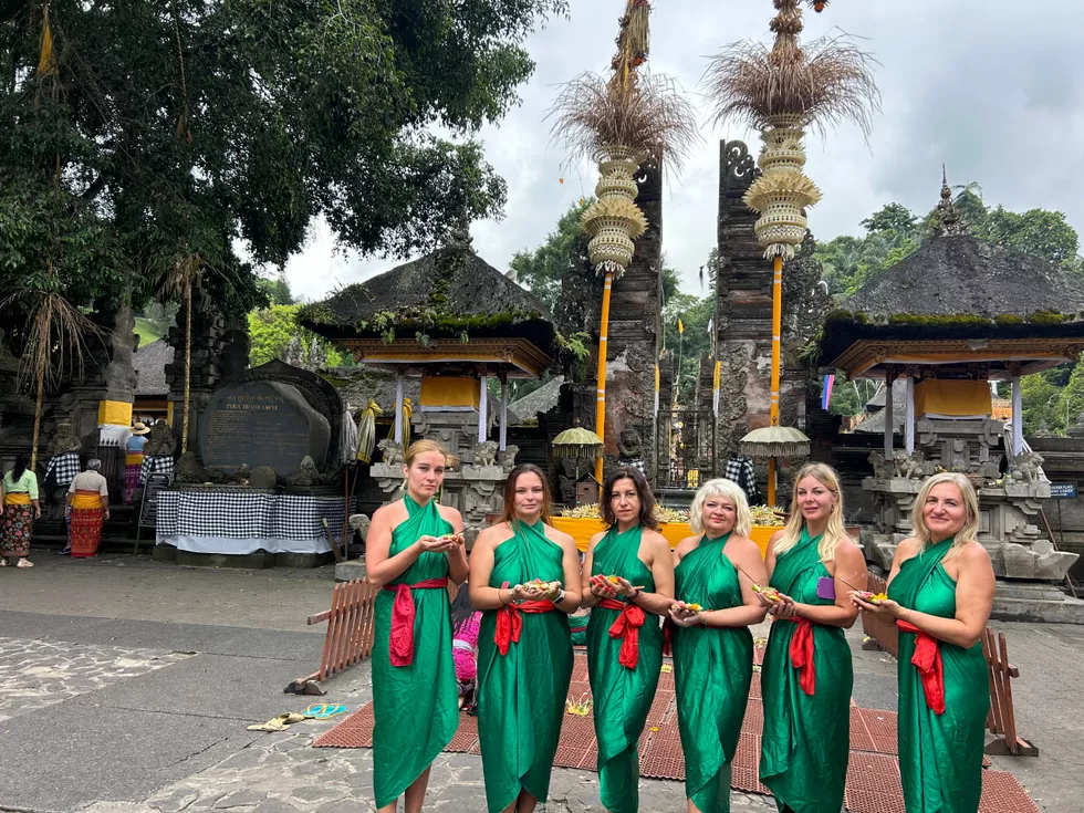 travel program image