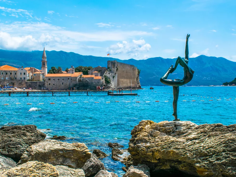 travel program image