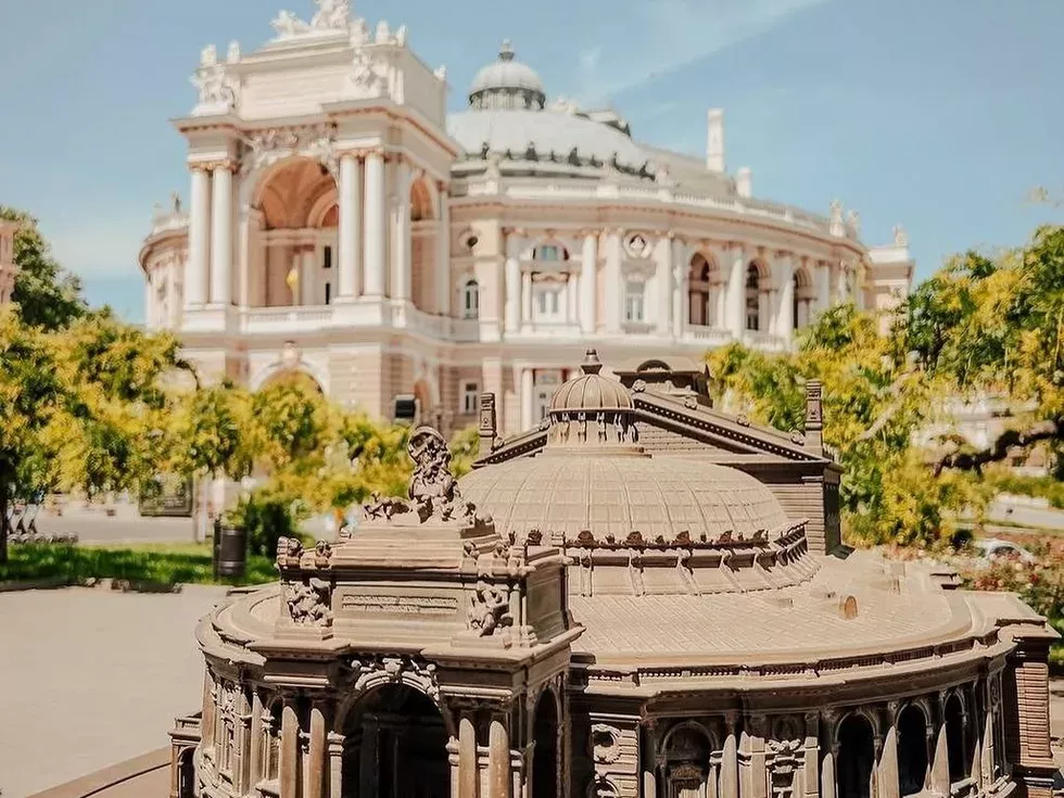 travel program image