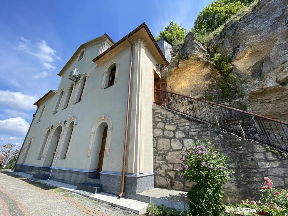 travel program image