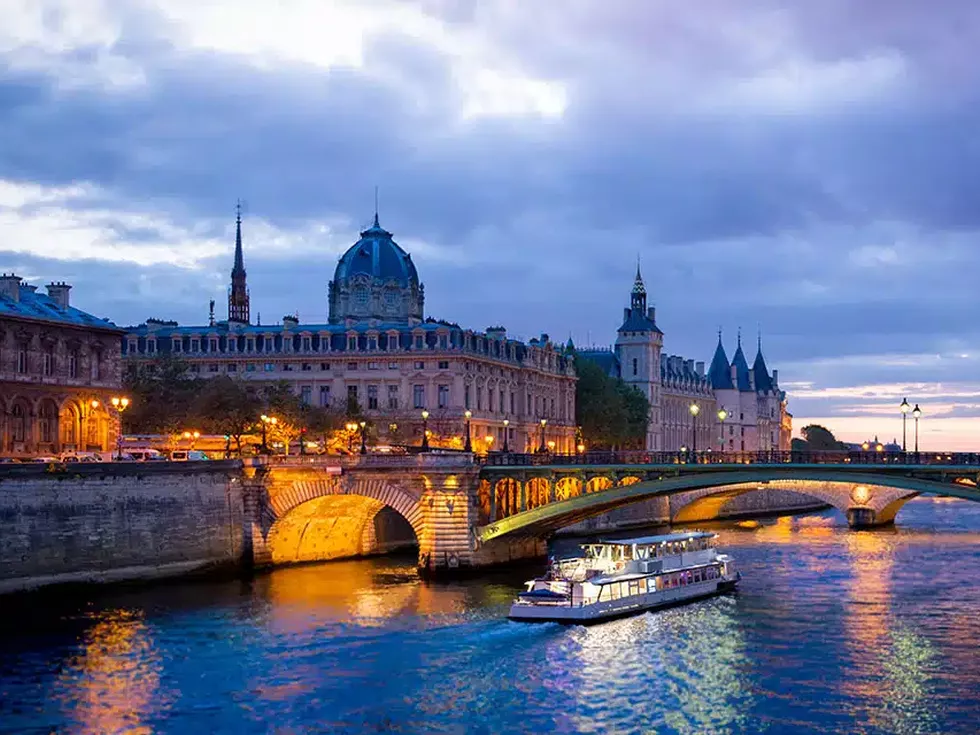 travel program image