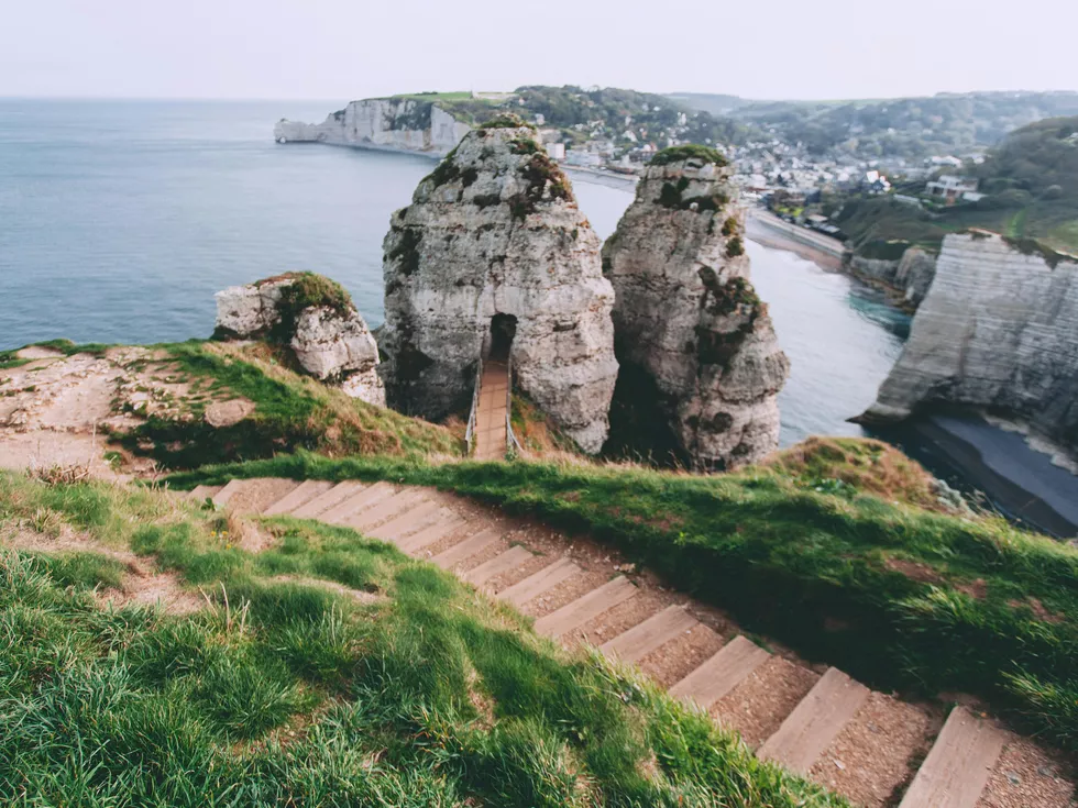 travel program image