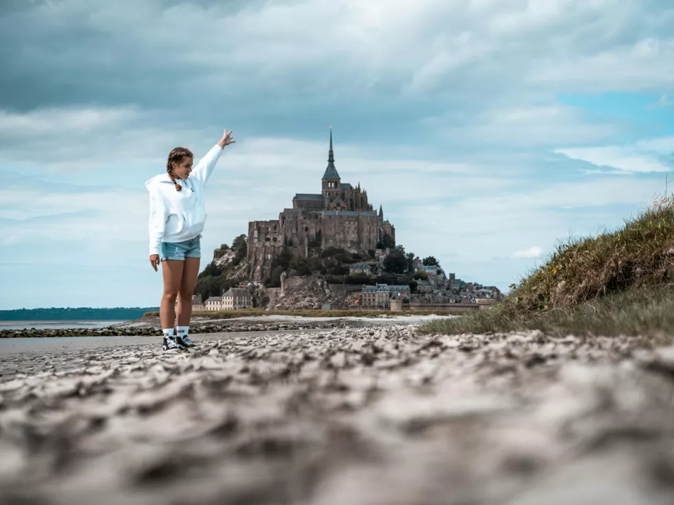 travel program image