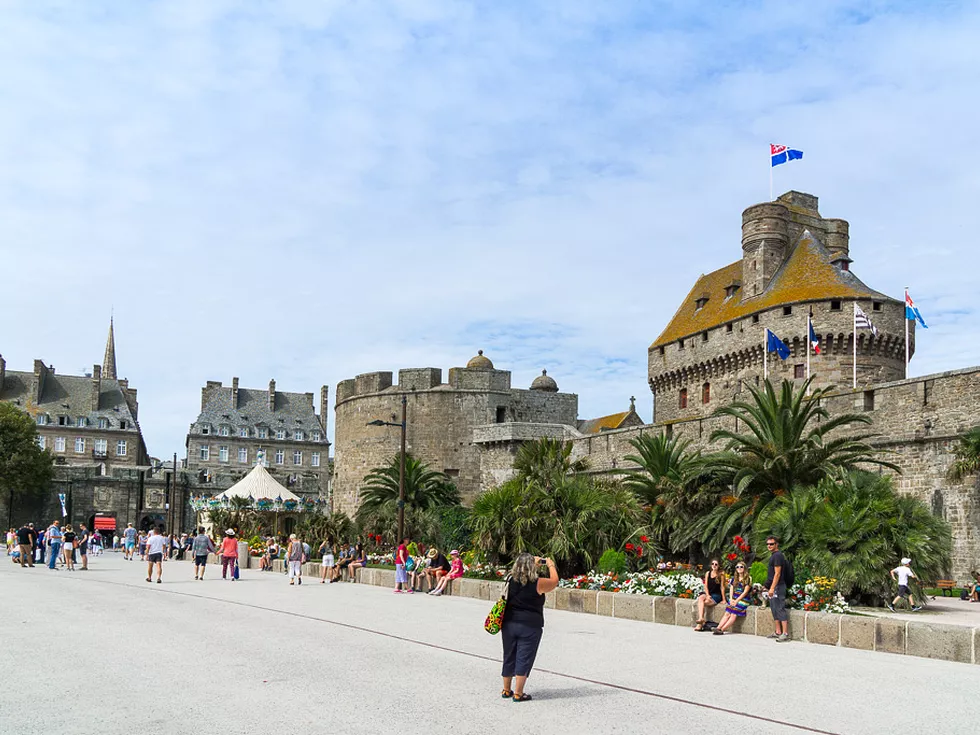 travel program image