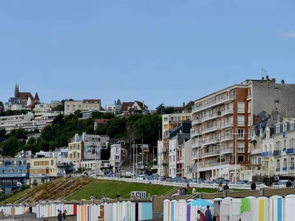 travel program image