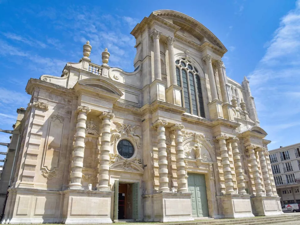 travel program image