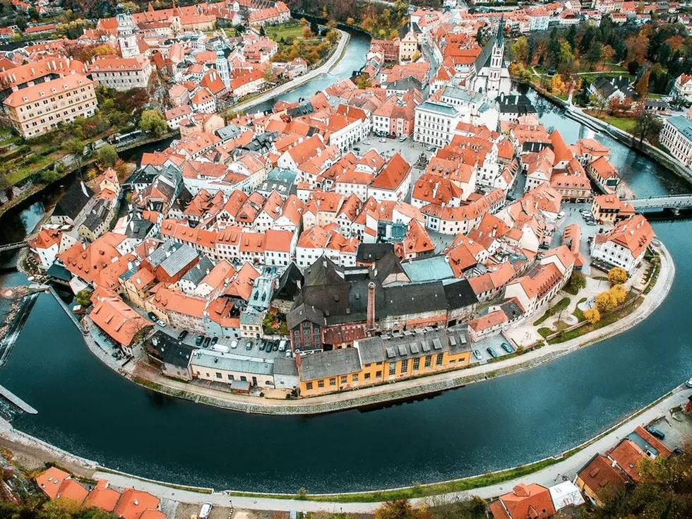 travel program image